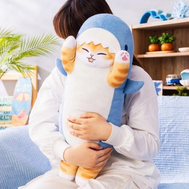 抱きしめたくなる大きさ！「クッションぬいぐるみ」(5500円)