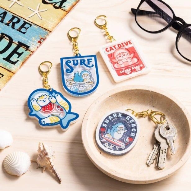 「シャカシャカアクリルキーホルダー 4種」(各1320円)