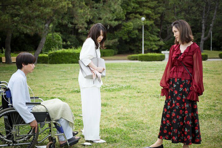 【写真・画像】「離婚なんてさせるわけないでしょーが！」 離婚届を引き裂き娘に“鉄拳制裁” 1億円強奪を目論む毒母の狂気 『余命3ヶ月のサレ夫』最終話 1枚目