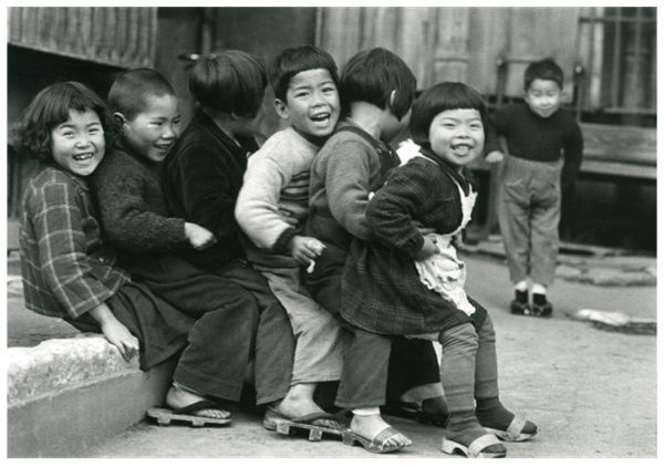 【神奈川県横浜市】「あーすぷらざ」で写真展「写真家がとらえた昭和のこども」開催中！同時期開催企画も