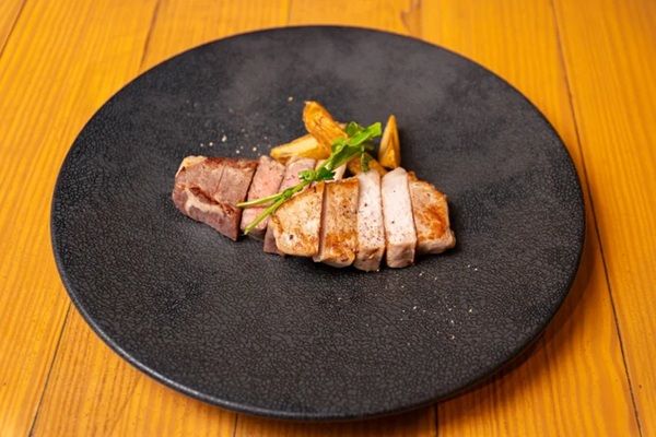 【東京都千代田区】秋葉原「Meat Winery」で食べ放題プラン提供中！サーロインやランプ、ハラミを堪能