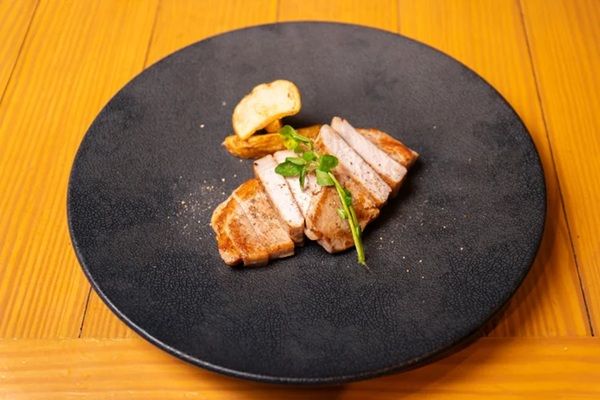 【東京都千代田区】秋葉原「Meat Winery」で食べ放題プラン提供中！サーロインやランプ、ハラミを堪能
