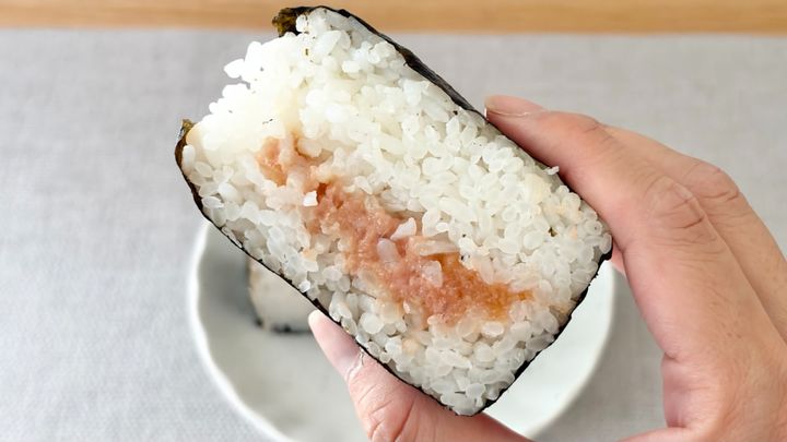 まぐろ×たらこの具材が贅沢！【ファミマ】人気店監修のビッグなおむすび