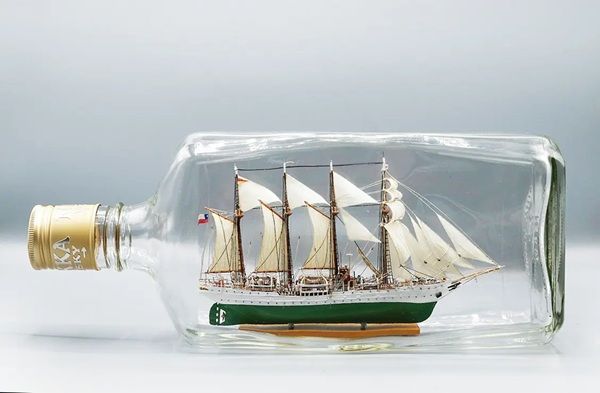 【兵庫県神戸市】神戸海洋博物館で、ボトルシップの作品展を開催！親子ボトルシップ教室も実施
