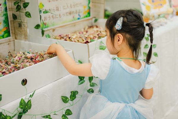 子どもたちが自由に表現を楽しむ体験型ワークショップを全国のイオンモールで開催