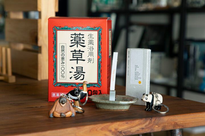 一目惚れする茶器や育てる革カバーも。新宿近くの住宅街で見つけた、大人がときめく文具雑貨店「WRITE&DRAW.」
