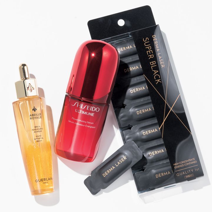 左：ゲラン アベイユ ロイヤル ウォータリーオイルセロム、中：SHISEIDO アルティミューン™ パワライジング セラム、右：クオリティファースト ダーマレーザー スーパーブラックVC 1ショット