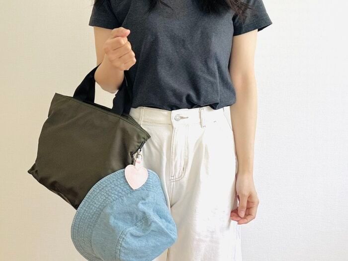 もう帽子、手で持つ必要ありません！たった110円で購入できる〈夏の超優秀アイテム〉に注目♪【セリア】