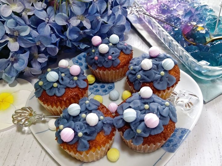 初夏を丸ごと楽しむ！私だけの爽やか紫陽花カップケーキ