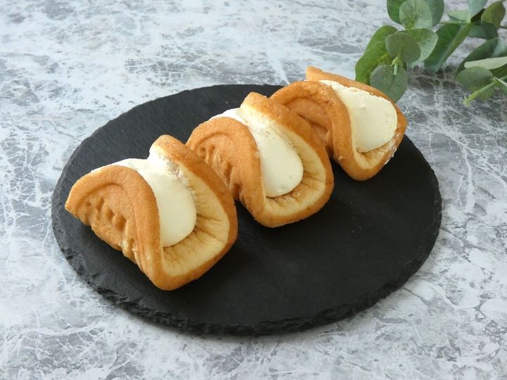 濃厚メロンクリームがたっぷり！期間限定「メロンワッフル」