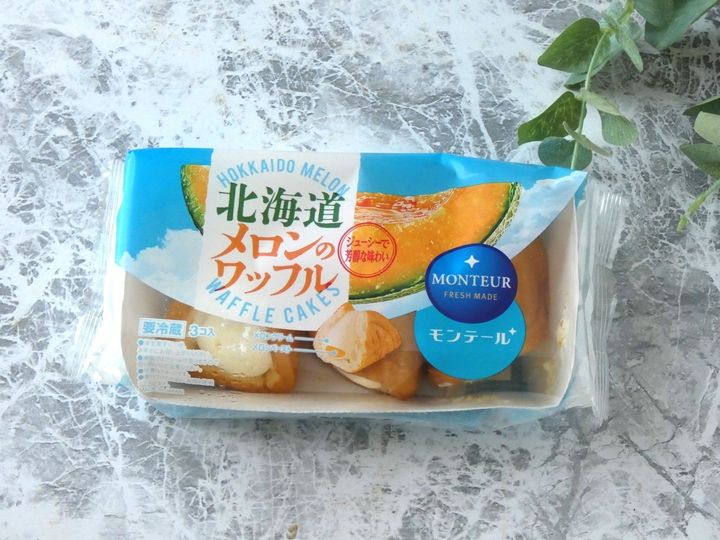 濃厚メロンクリームがたっぷり！期間限定「メロンワッフル」