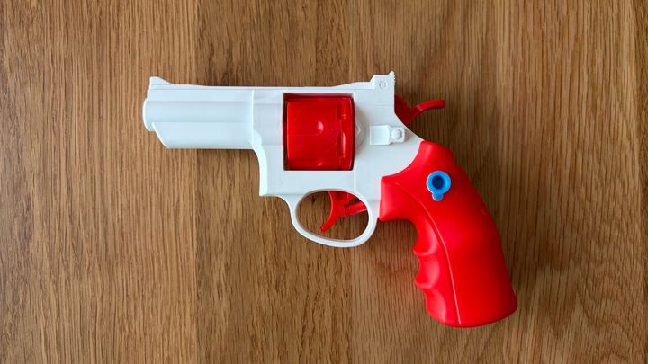 子どもが大喜び！100均の水鉄砲を8商品買って比べてみた【ダイソー・セリア・キャン★ドゥ】