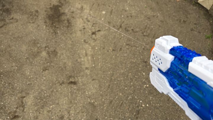 子どもが大喜び！100均の水鉄砲を8商品買って比べてみた【ダイソー・セリア・キャン★ドゥ】