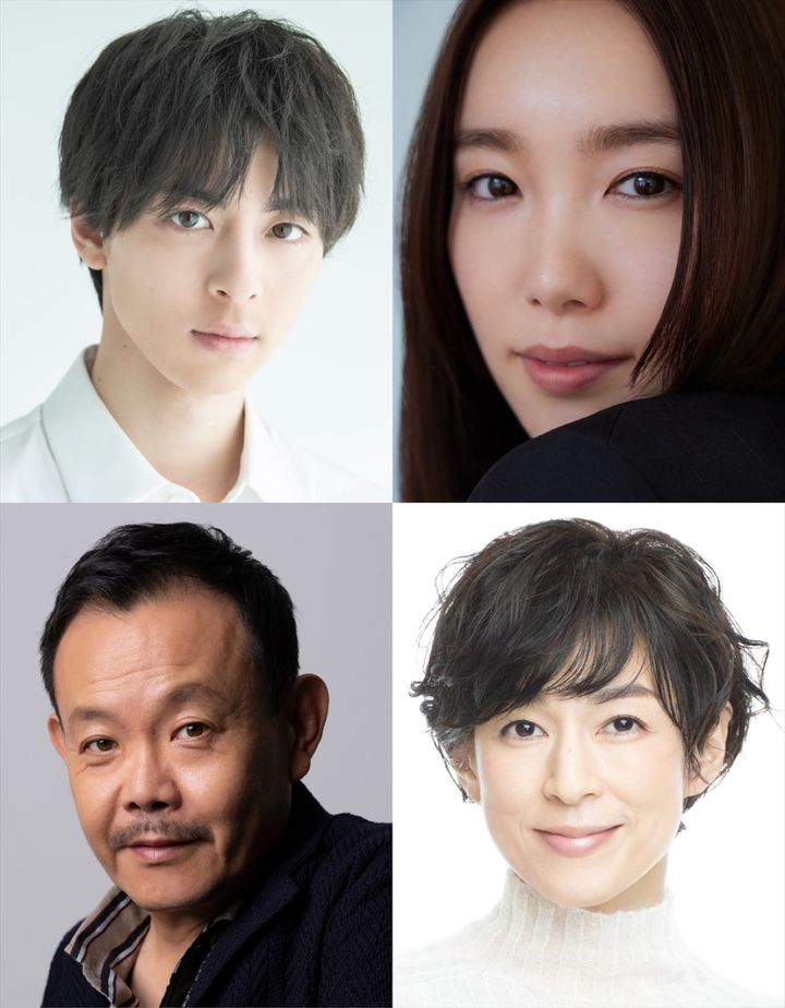 舞台『リラティブリー・スピーキング この人、わたしのお父さん』に出演する（上段左から）高杉真宙、飯豊まりえ、（下段左から）近藤芳正、鈴木保奈美 width=