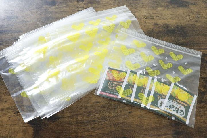 ダイソーのストックバッグ Mサイズにティーバッグを収納した状態