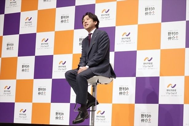 トークセッション中の二宮和也さん
