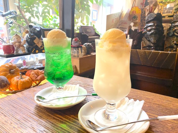 さぼうる