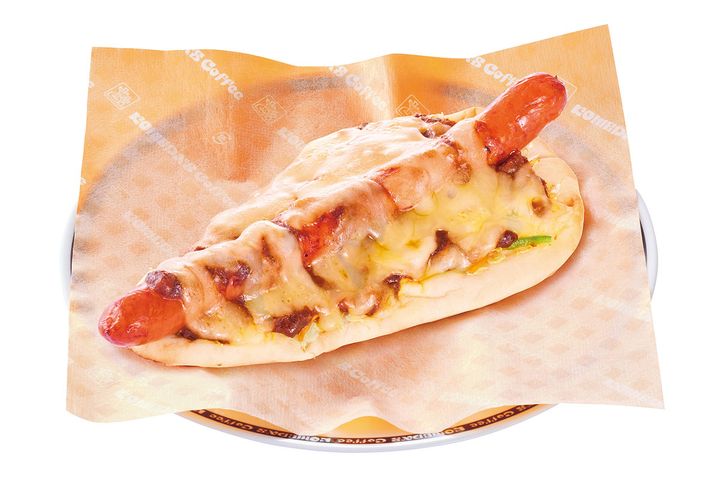 カリーナンドッグ／￥710～770（税込み）