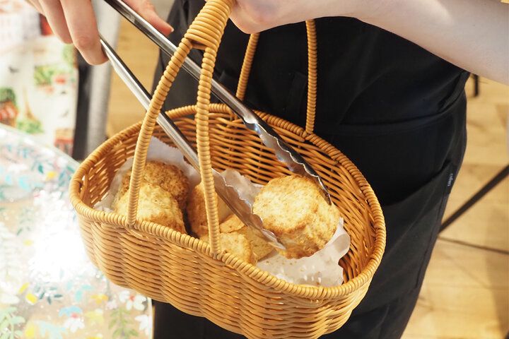 焼きたてスコーン＆紅茶が食べ飲み放題♪ 森の中にいるような紅茶専門店・自由が丘「YOTSUBA TEA」でのんびり時間