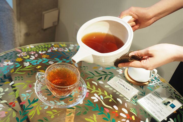 焼きたてスコーン＆紅茶が食べ飲み放題♪ 森の中にいるような紅茶専門店・自由が丘「YOTSUBA TEA」でのんびり時間