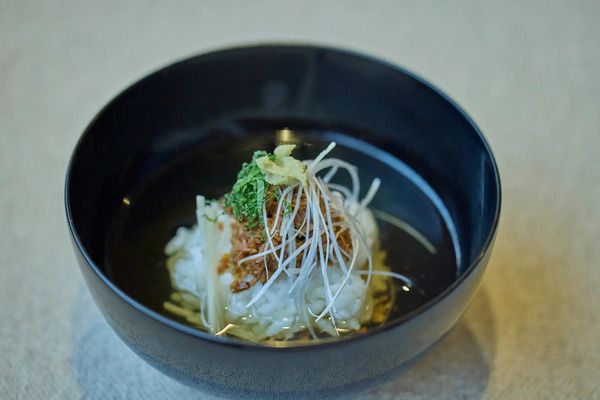 クロマグロ“尾の身”を使った「大西洋クロマグロのテール煮」発売！3人のシェフ監修