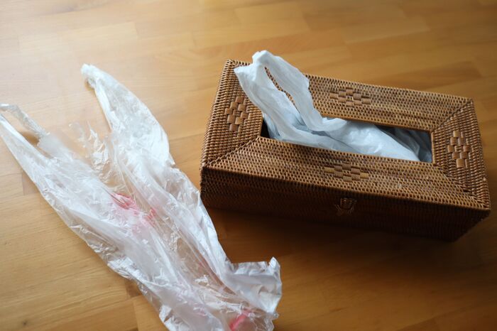 レジ袋、たまってない？ストレスなく収納できる目ウロコな方法。取り出しやすくて超便利♡