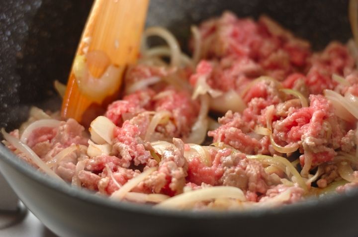 ひき肉と夏野菜のグラタンの作り方1