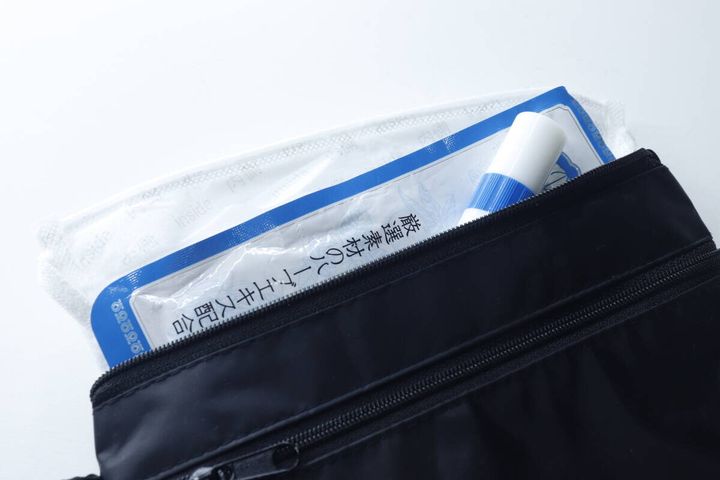 ミニポーチ付フラットポーチ（フック付） メインスペース使用例