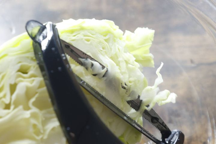 軽量プラスチックワイドピーラー（チタンコート刃） 使用例