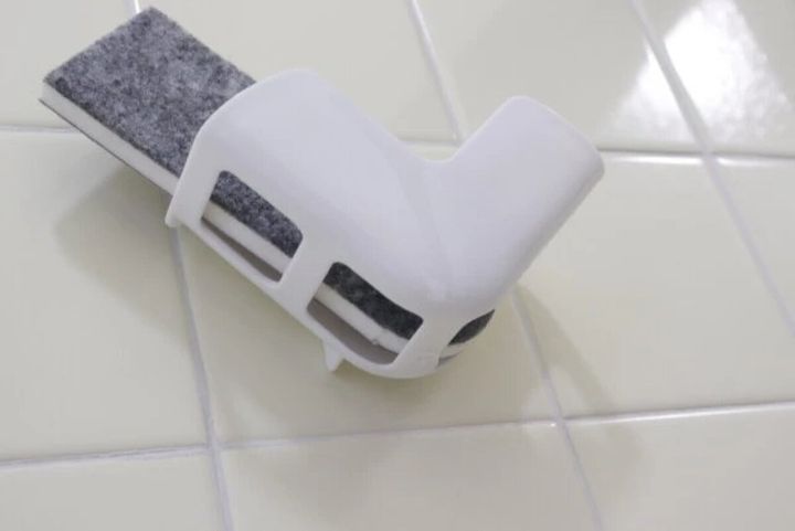 ダイソーの水切りスポンジホルダー（吸盤付）の使用例
