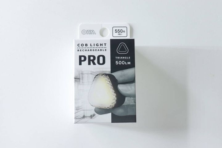 ダイソーの充電式 COBライト PROのパッケージ