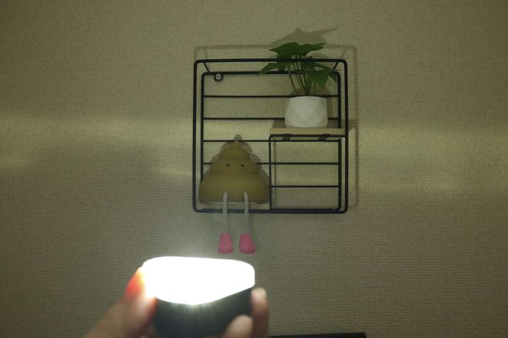 ダイソーの充電式 COBライト PROをLowモードで点灯したときの明るさ