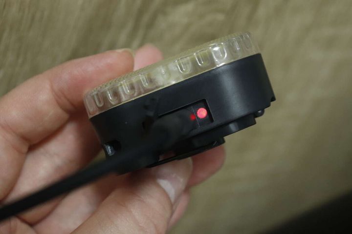 ダイソーの充電式 COBライト PROはType C充電式