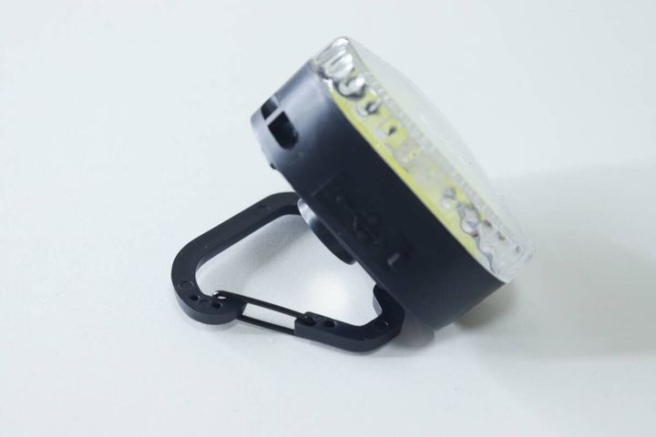 ダイソーの充電式 COBライト PROの角度調整スタンド