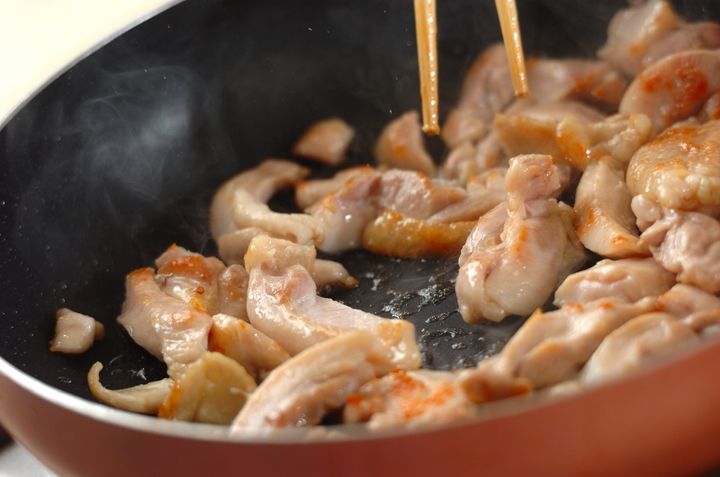 鶏とキヌサヤの卵炒めの作り方2