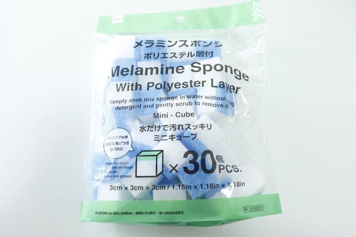 「メラミンスポンジ ポリエステル層付」と書かれた商品のパッケージ
