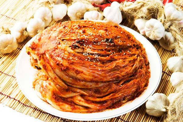 「人に会う前は、キムチやニンニクを食べません」は口臭予防として正解？