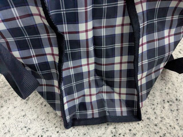 ショッピングBAGのマチアップ。しっかりしたマチでたっぷり収納できるつくり