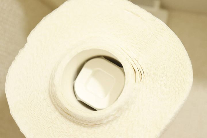 吊り戸棚用キッチンペーパーホルダー ペーパー取り付け後