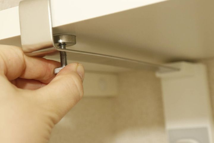 吊り戸棚用キッチンペーパーホルダー 設置