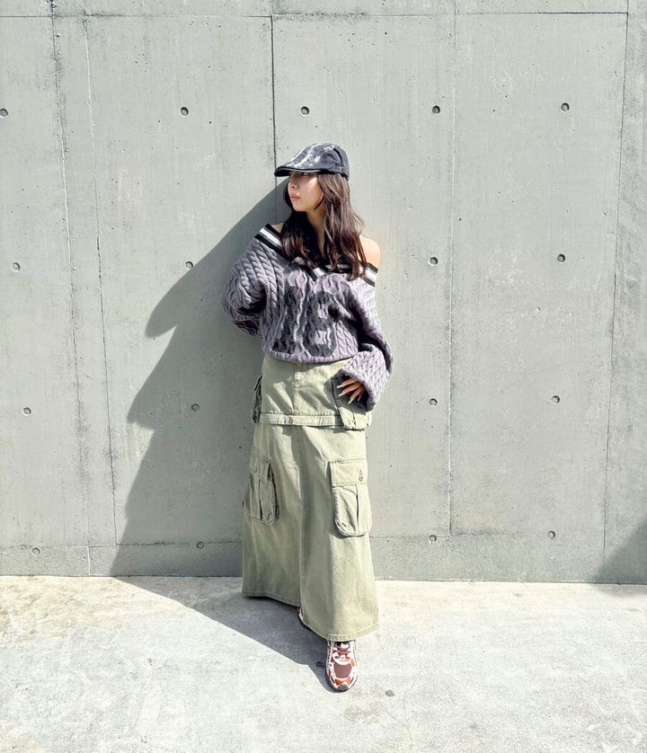 【SNAP】オフショルのニットトップスで抜け感を♡ 岸本梨鶴 さん