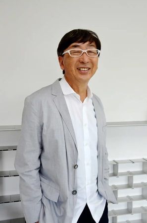 横尾忠則氏がラベルを手がけた愛媛・大三島産の紅白ワイン発売！東京で記念企画も