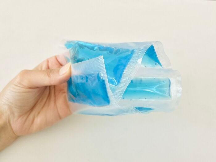 【セリア】『細長い保冷剤が整列しています』コレな～んだ？こんなのあったらいいなと思ってた♪