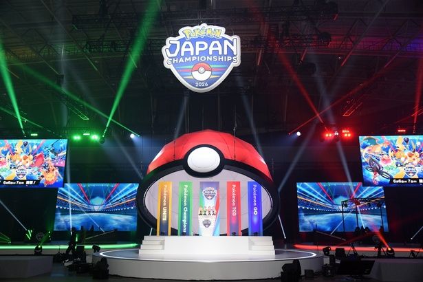 モンスターボールを模した特設ステージ 撮影：ソムタム田井