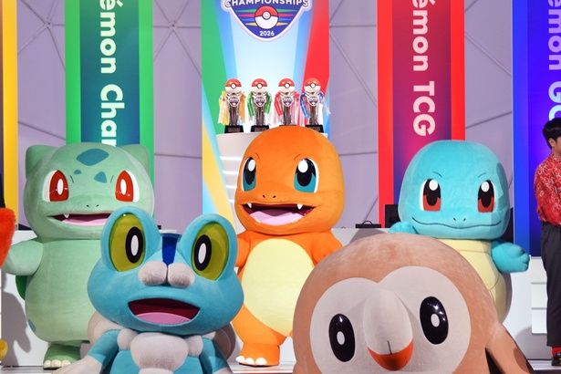 【写真を見る】「ポケットモンスター 赤・緑」に登場するフシギダネ、ヒトカゲ、ゼニガメ 撮影：ソムタム田井