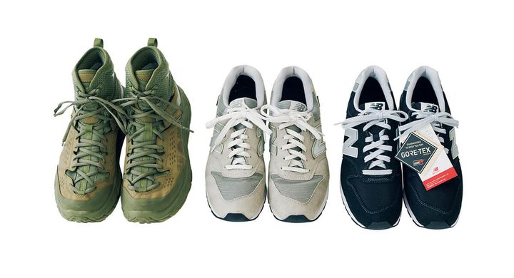 〈HOKA〉の《トー ウルトラ ハイ》、〈ニューバランス〉の《996》