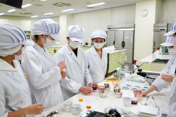 【東京都杉並区】十文字学園女子大学が、小学生を対象に紅茶を教材にしたワークショップを開催！