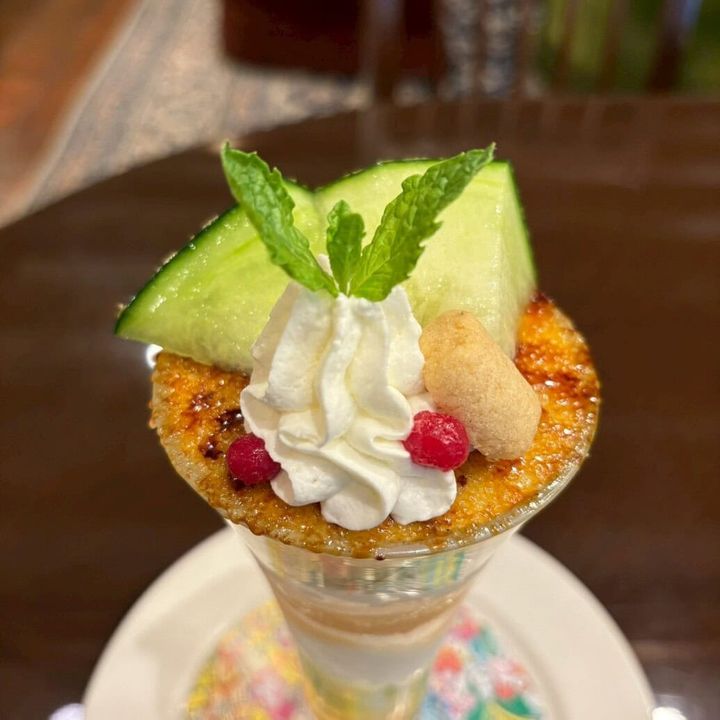 ロイヤルホスト メロン＆ココナッツのブリュレパフェ