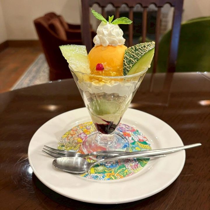 ロイヤルホスト メロンのパフェ