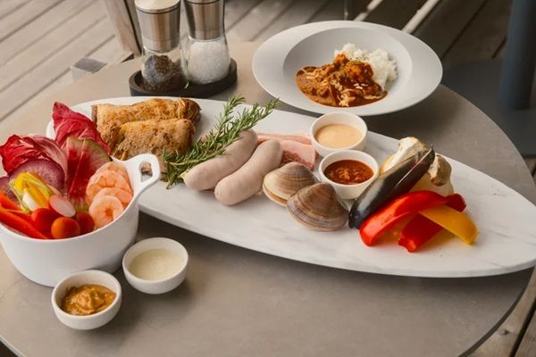 【千葉県鋸南町】「Motona Beach Club」にBBQプラン登場！千葉県産蛤やケイジャンチキンを味わおう